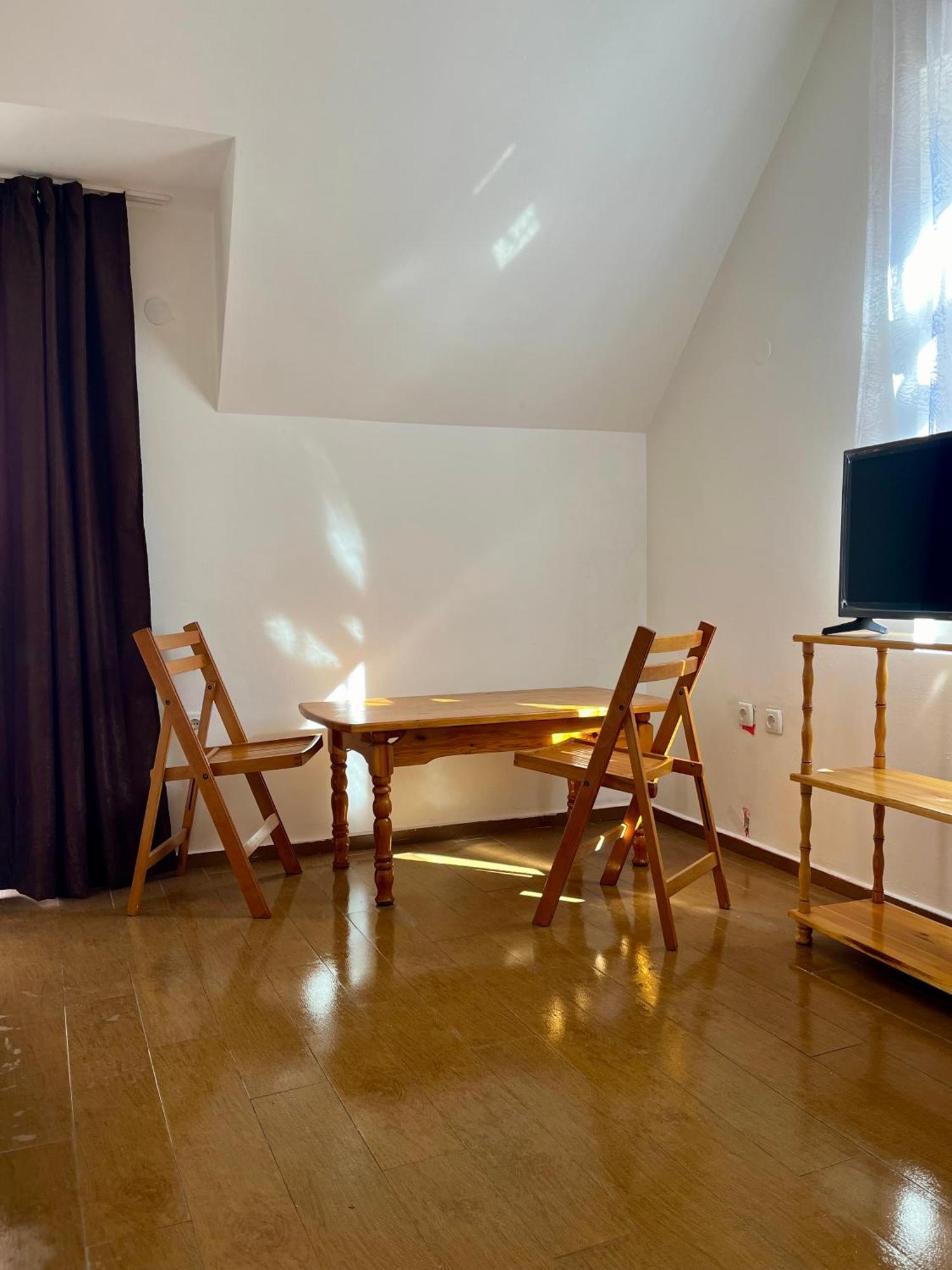 En-Suite Rooms: Novа Guesthouse In Sofia Center Kültér fotó