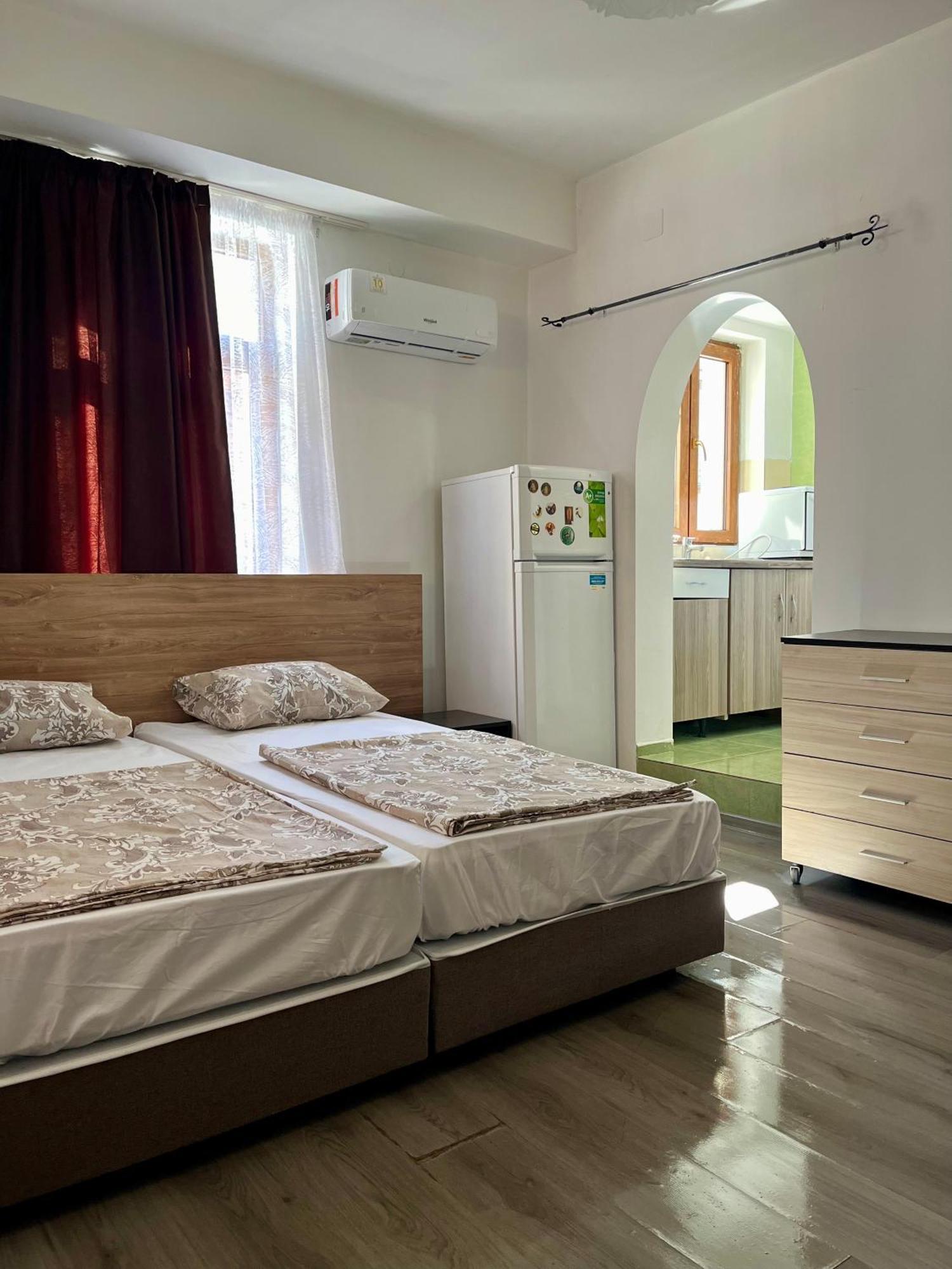 En-Suite Rooms: Novа Guesthouse In Sofia Center Kültér fotó
