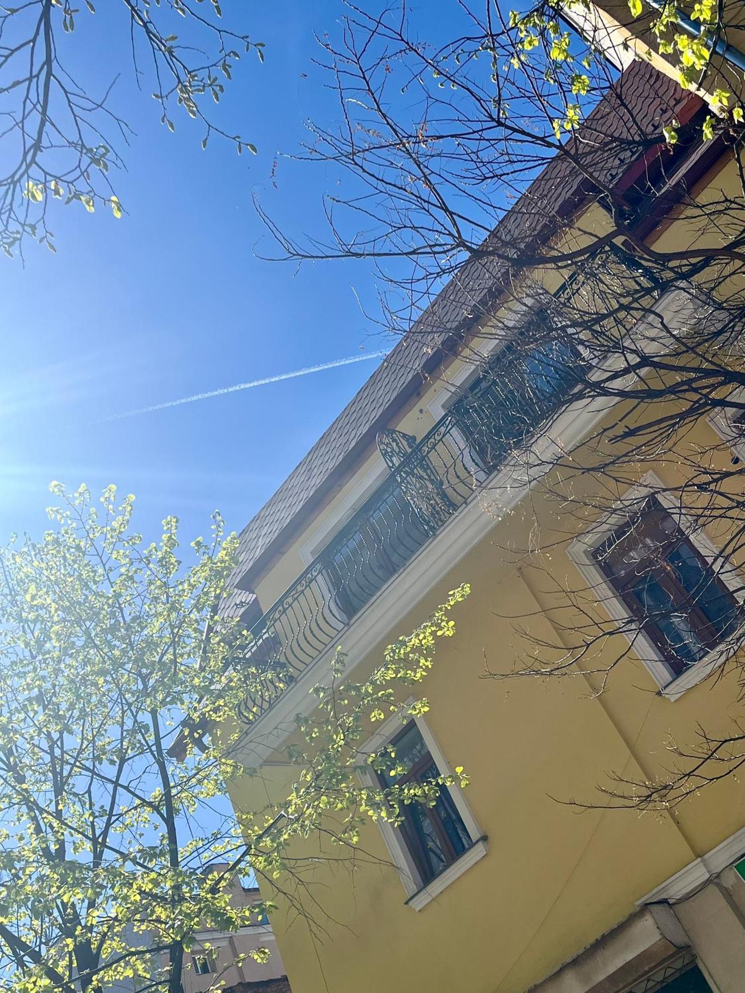 En-Suite Rooms: Novа Guesthouse In Sofia Center Kültér fotó