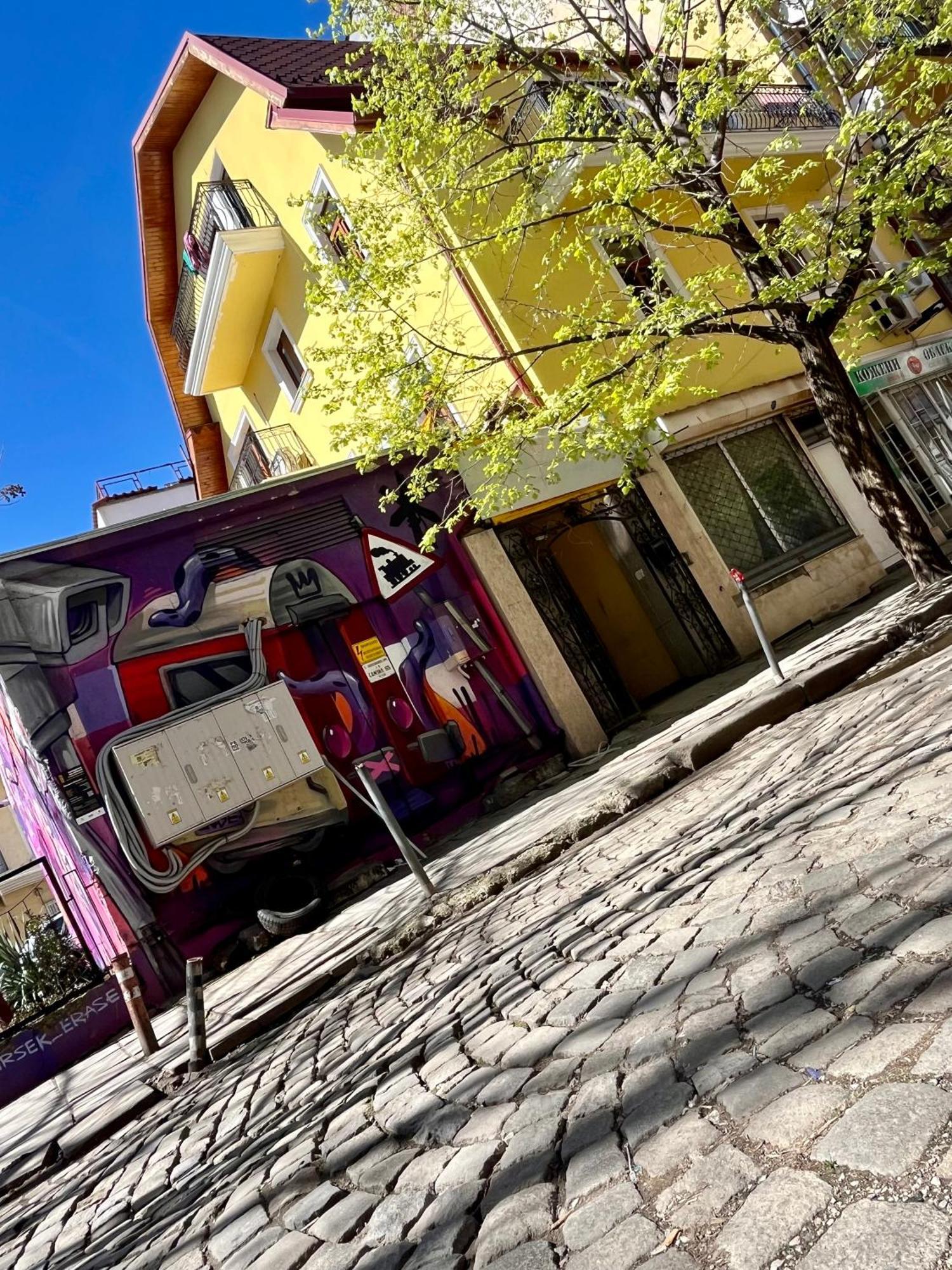En-Suite Rooms: Novа Guesthouse In Sofia Center Kültér fotó