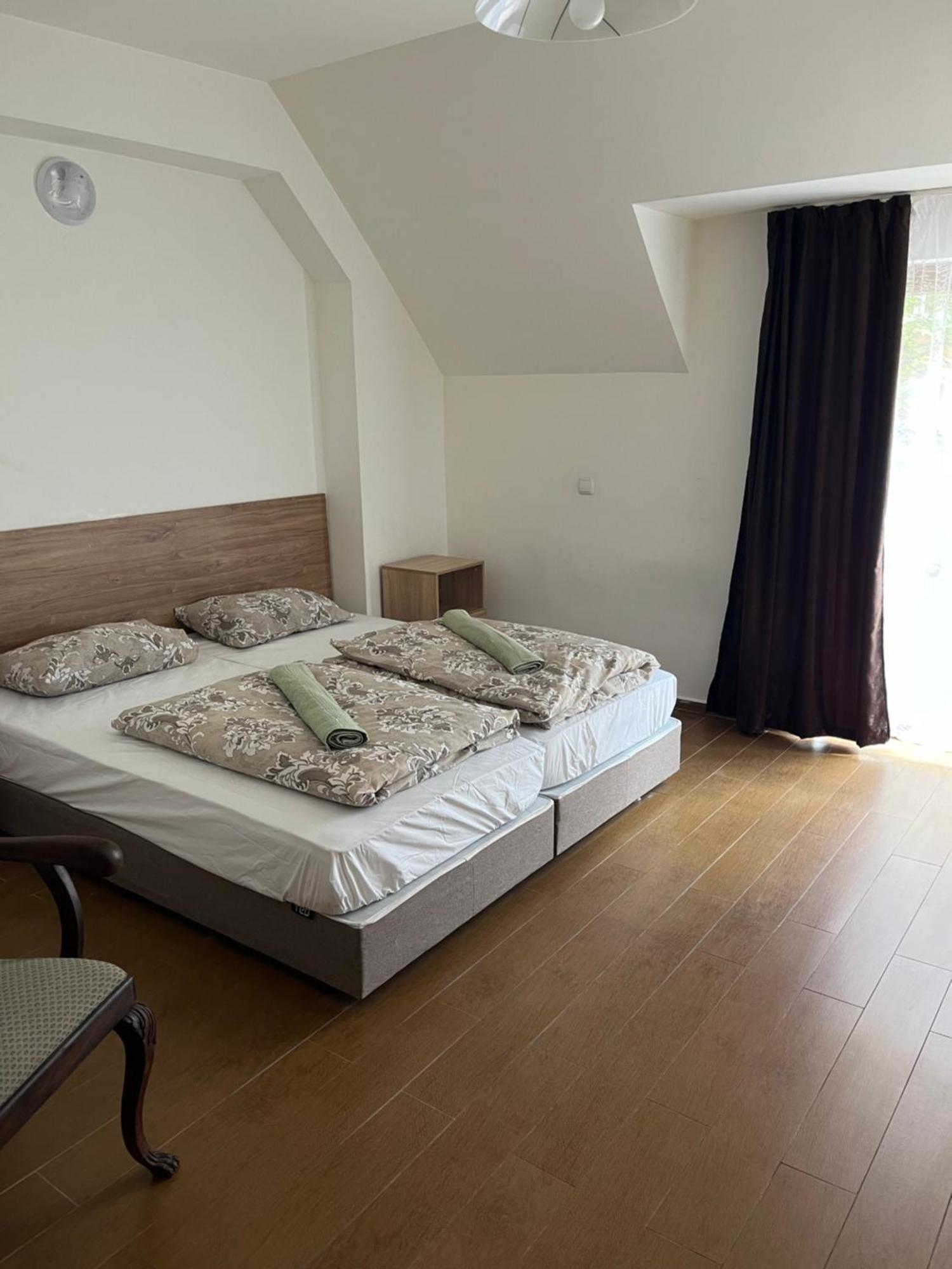 En-Suite Rooms: Novа Guesthouse In Sofia Center Kültér fotó