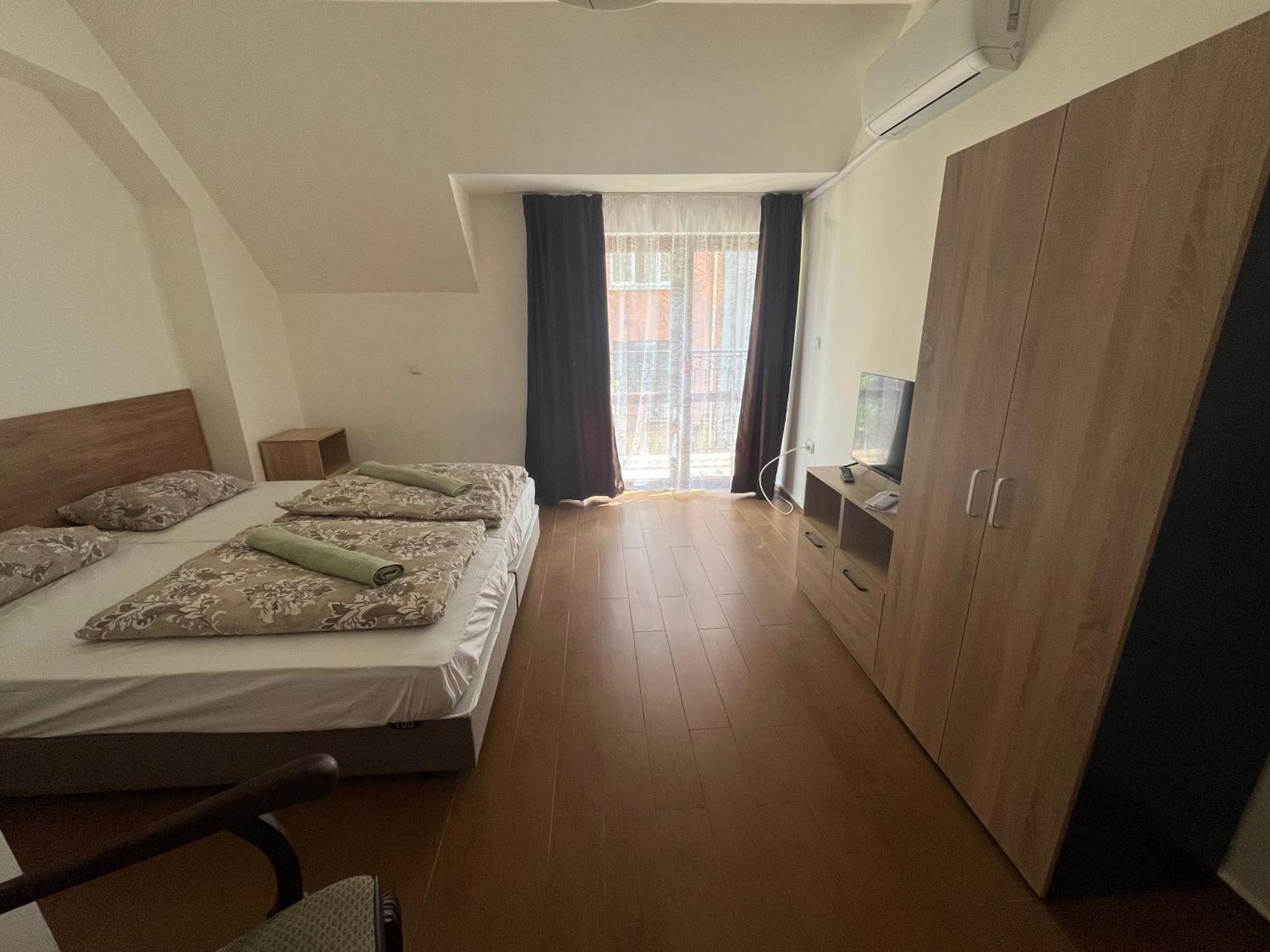 En-Suite Rooms: Novа Guesthouse In Sofia Center Kültér fotó
