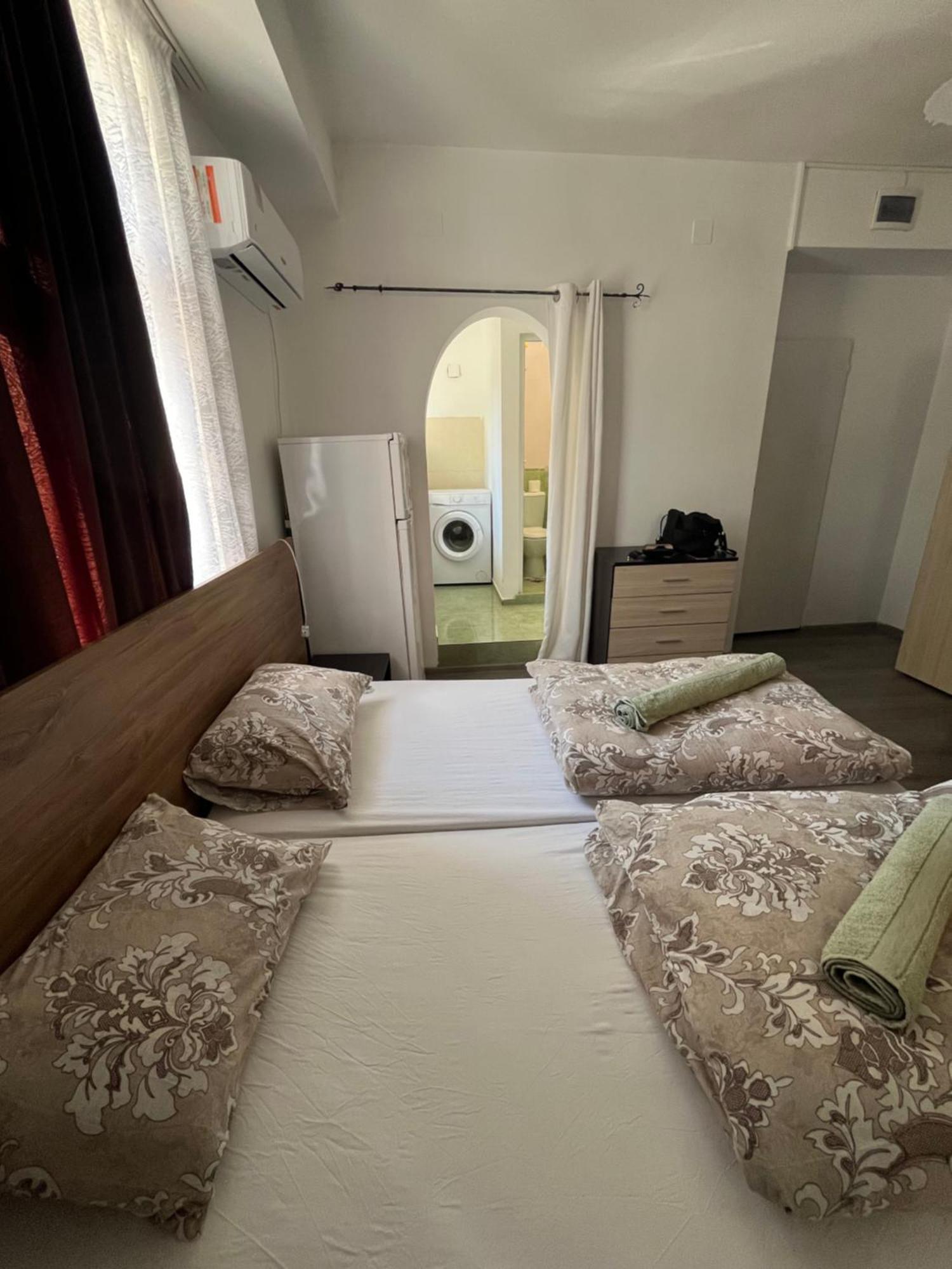 En-Suite Rooms: Novа Guesthouse In Sofia Center Kültér fotó