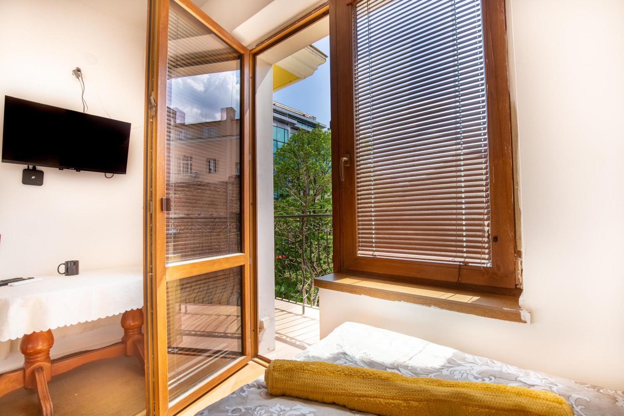 En-Suite Rooms: Novа Guesthouse In Sofia Center Kültér fotó