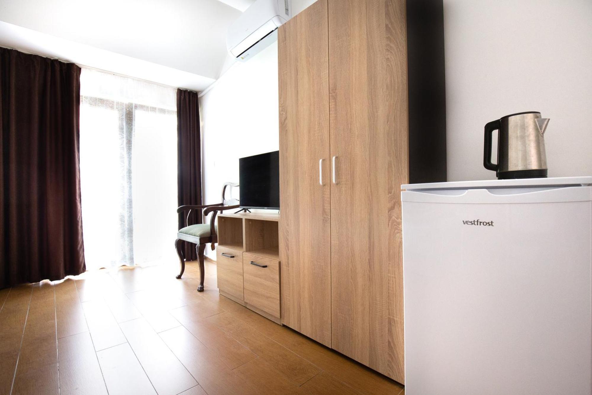 En-Suite Rooms: Novа Guesthouse In Sofia Center Kültér fotó