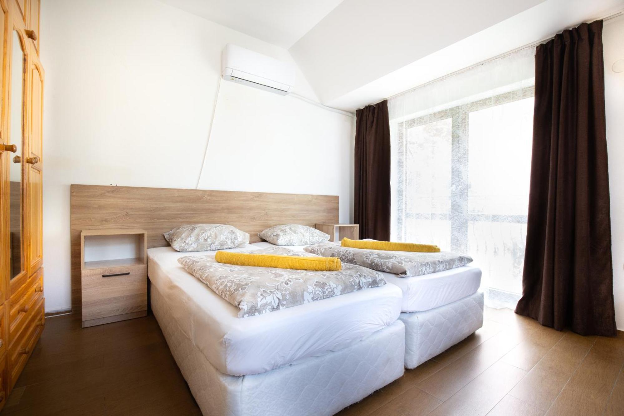 En-Suite Rooms: Novа Guesthouse In Sofia Center Kültér fotó