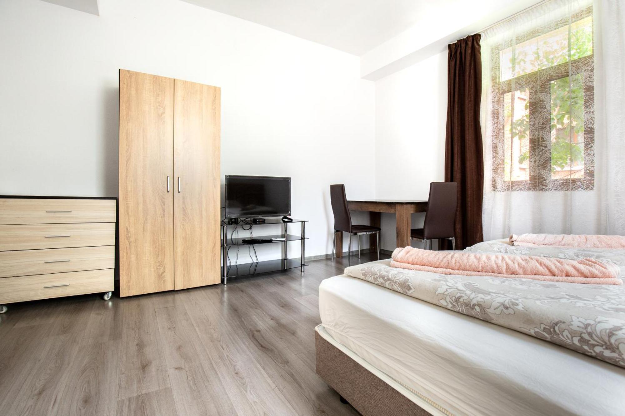 En-Suite Rooms: Novа Guesthouse In Sofia Center Kültér fotó