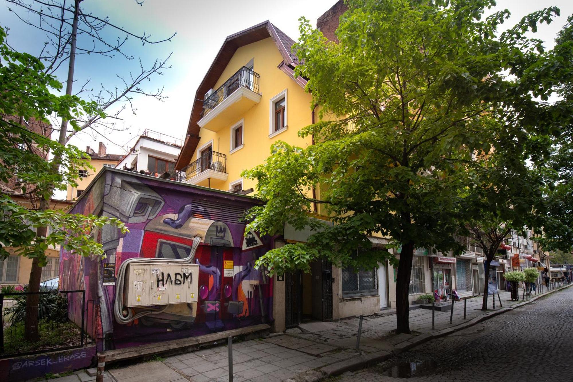 En-Suite Rooms: Novа Guesthouse In Sofia Center Kültér fotó